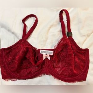 Victoria's Secret Size 36DDD Body by Victoria Unlined Lace  Demi Bra, new w tag.